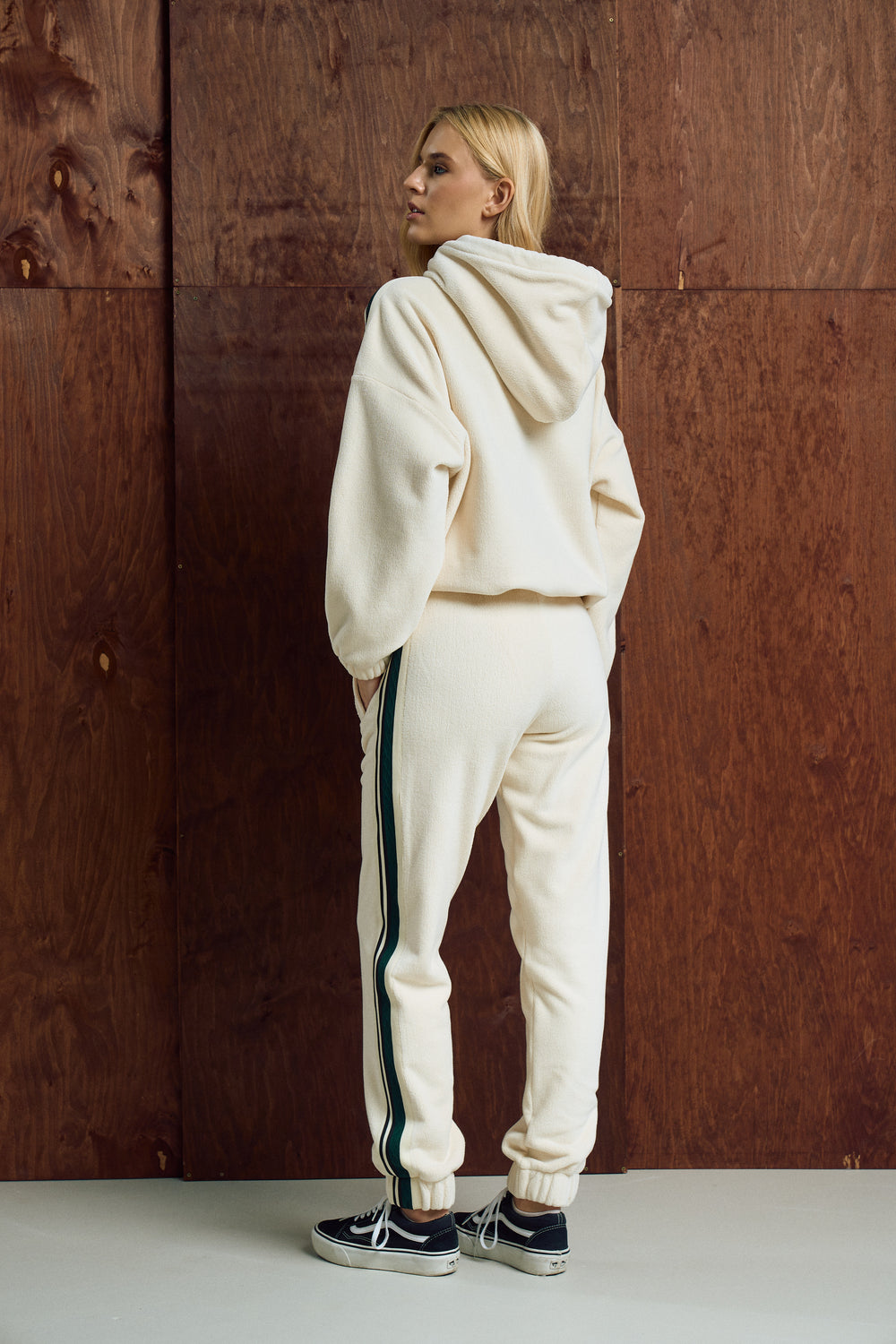 Костюм з лампасами