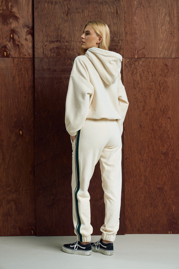 Костюм з лампасами