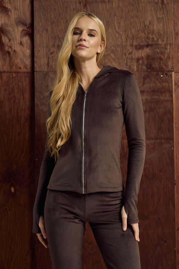 Облягаючий костюм-кльош