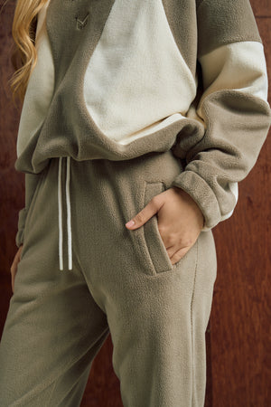 Флісовий костюм з вишивкою