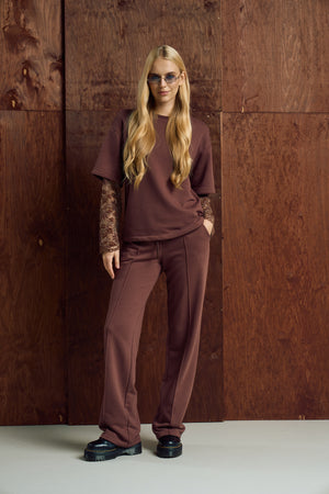 Костюм з мереживними рукавами