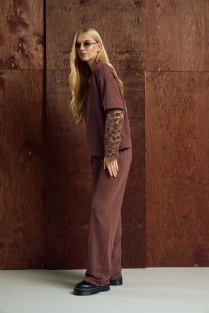 Костюм з мереживними рукавами