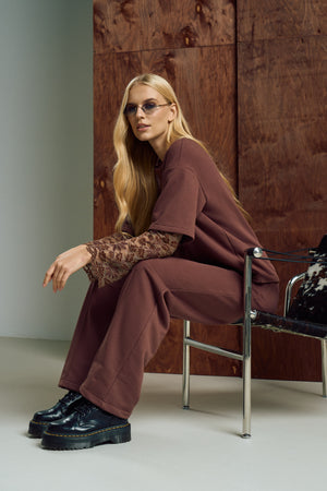 Костюм з мереживними рукавами