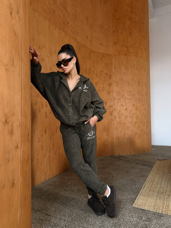 Костюм ніжність з вишивкою