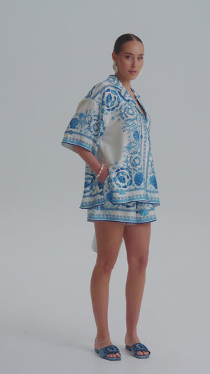 Костюм Azure Chic з шортами та сорочкою